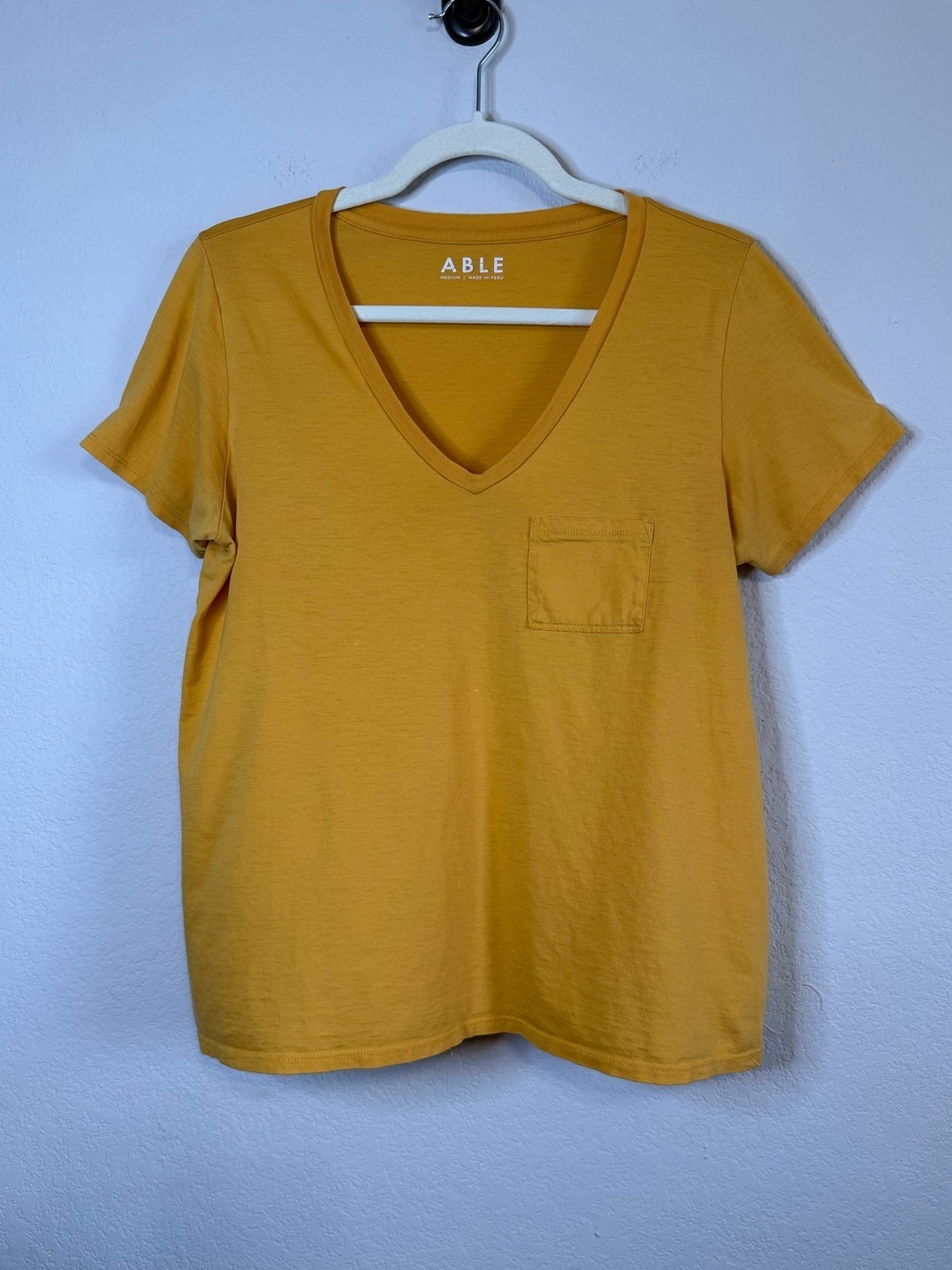 Able Golden Yellow Pima Cotton V Neck Short Sleeve Pocket Tee Shirt Size Medium